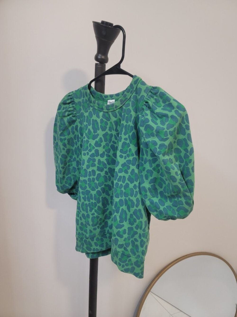 CLARE V Puff Sleeve sweatshirt top Animal Print sz Xs Green